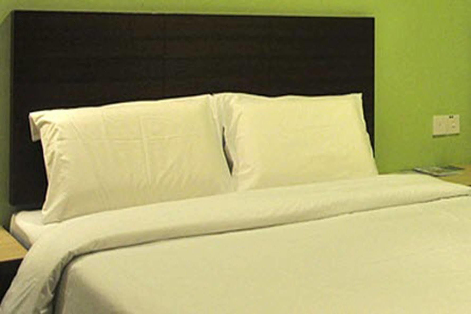 Golden Bay Hotel Malacca ภายนอก รูปภาพ